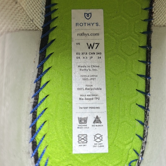 Rothys Limited Edition Gold Metallic Lace up Sneakers - Size 7 - Picture 13 of 13